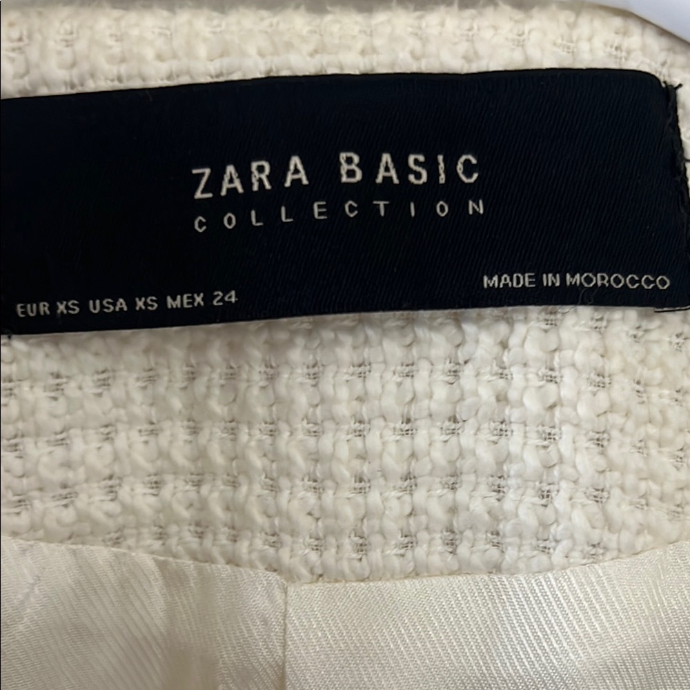 Elegant Cream Jacket - Picture 3 of 6